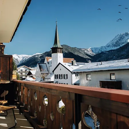 Karwendelsuite - 5 Sterne Mit Bestem Bergblick, Zentrumsnah & Ruhig Gelegen, Familienfreundlich