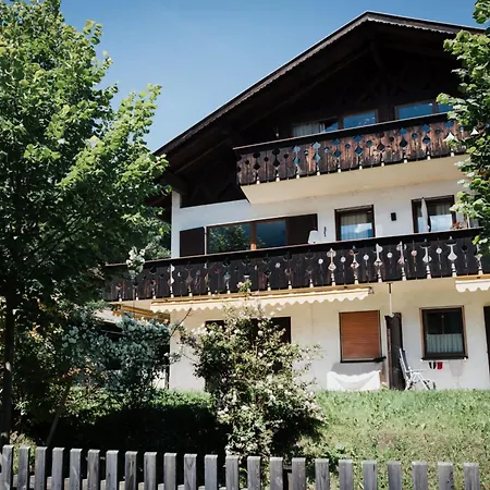 Apartment Karwendelsuite - 5 Sterne Mit Bestem Bergblick, Zentrumsnah & Ruhig Gelegen, Familienfreundlich *