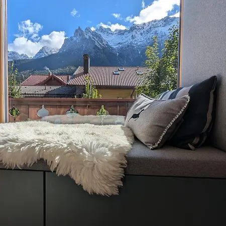 Apartment Karwendelsuite - 5 Sterne Mit Bestem Bergblick, Zentrumsnah & Ruhig Gelegen, Familienfreundlich Mittenwald