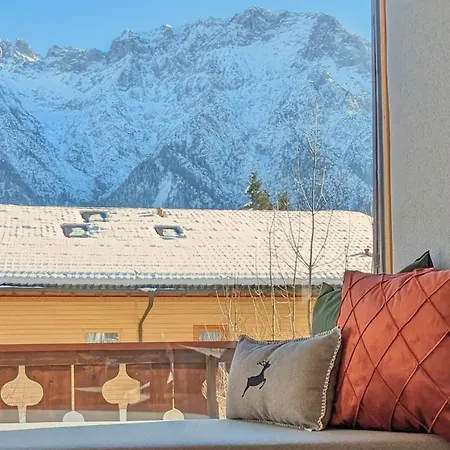 Apartment Karwendelsuite - 5 Sterne Mit Bestem Bergblick, Zentrumsnah&ruhig Gelegen, Familienfreundlich Mittenwald