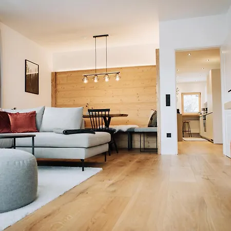 Apartment Karwendelsuite - 5 Sterne Mit Bestem Bergblick, Zentrumsnah&ruhig Gelegen, Familienfreundlich