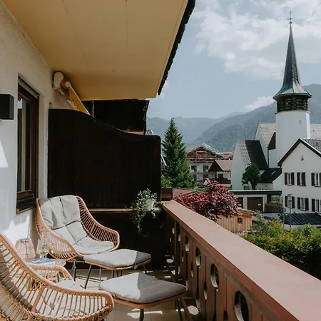 Karwendelsuite - 5 Sterne Mit Bestem Bergblick, Zentrumsnah&ruhig Gelegen, Familienfreundlich Apartment Mittenwald