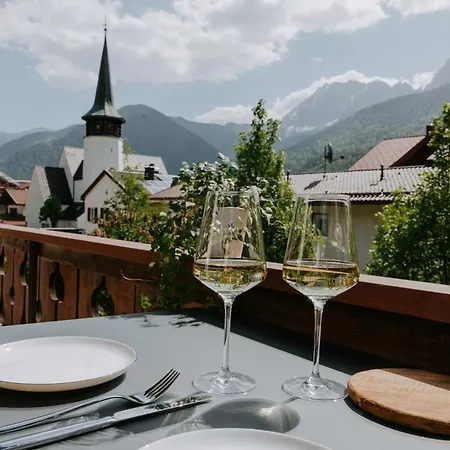 Karwendelsuite - 5 Sterne Mit Bestem Bergblick, Zentrumsnah&ruhig Gelegen, Familienfreundlich *