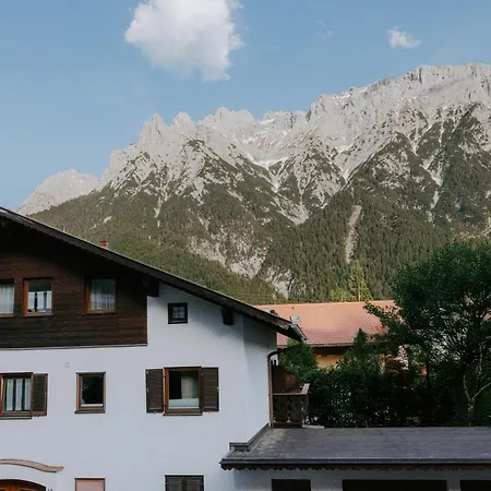Karwendelsuite - 5 Sterne Mit Bestem Bergblick, Zentrumsnah&ruhig Gelegen, Familienfreundlich * Mittenwald