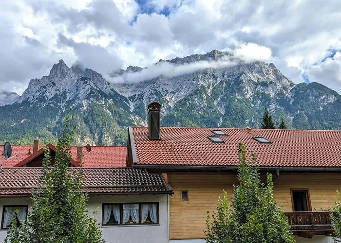 Karwendelsuite - 5 Sterne Mit Bestem Bergblick, Zentrumsnah & Ruhig Gelegen, Familienfreundlich Διαμέρισμα *